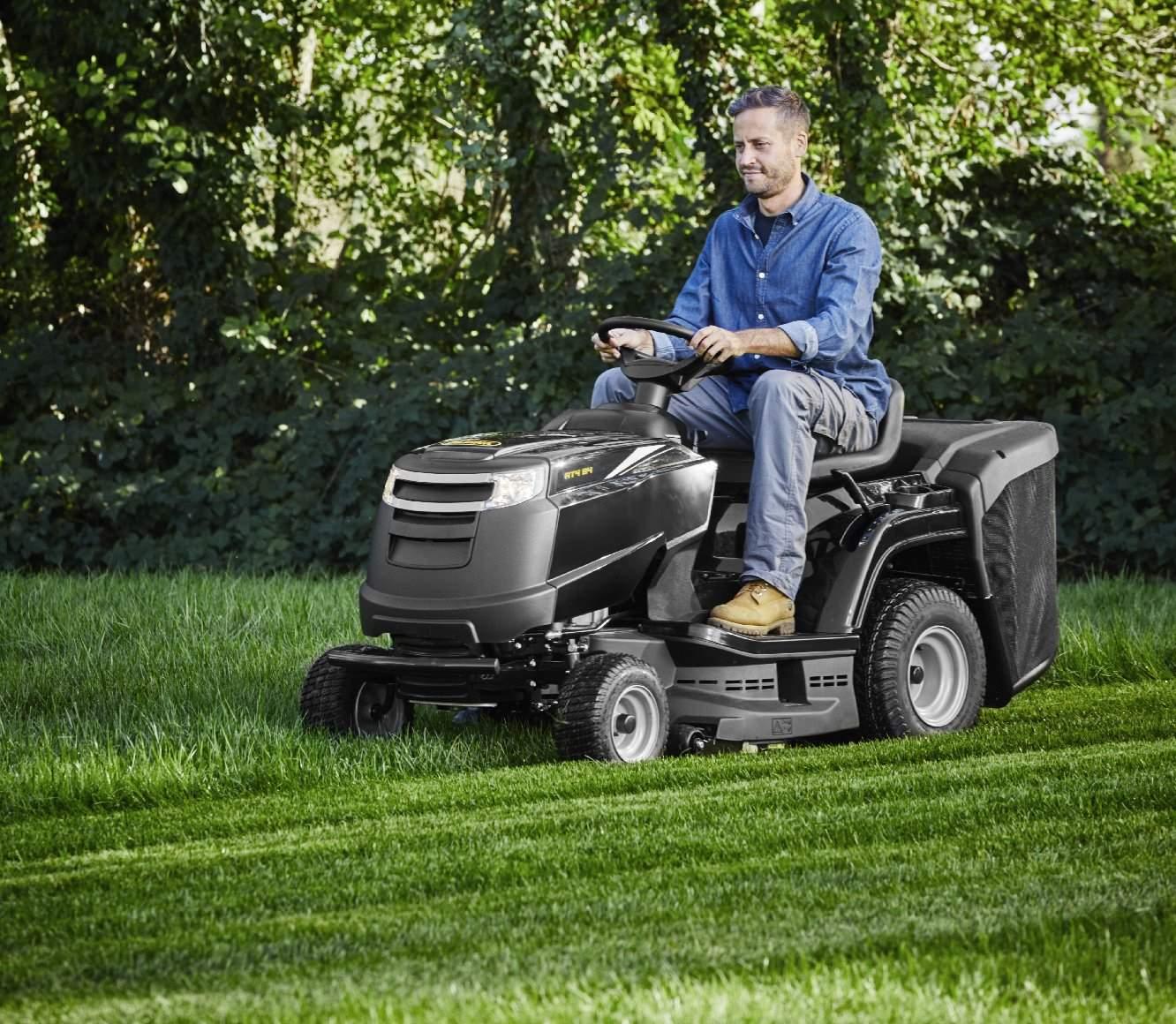 Alpina Rasentraktor AT4 84 A