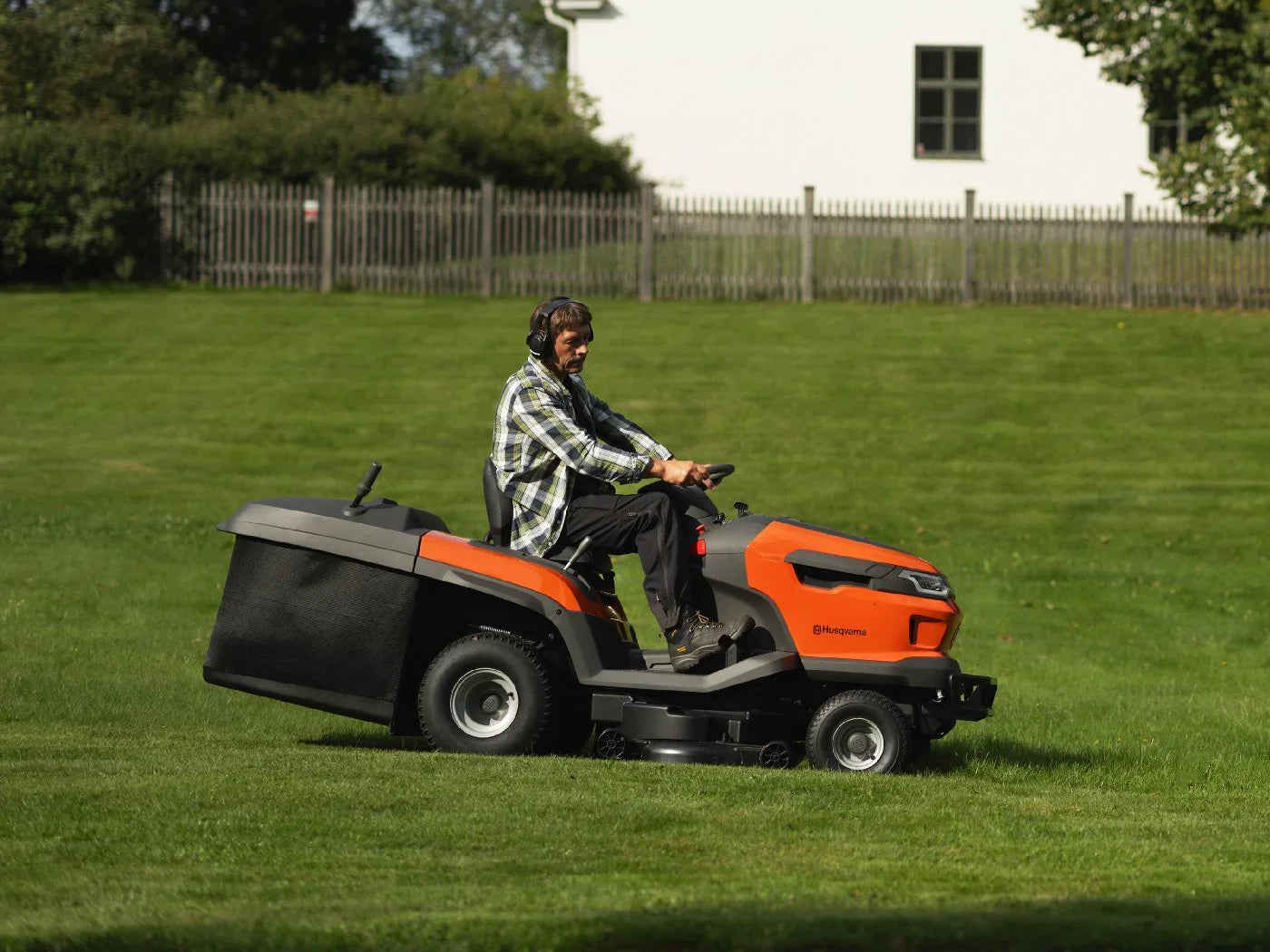 Husqvarna Rasentraktor TC 220T
