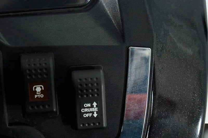 Solis Kompakttraktor 26 HST Panther in schwarz mit Kabine Grundmaschine ohne Bereifung