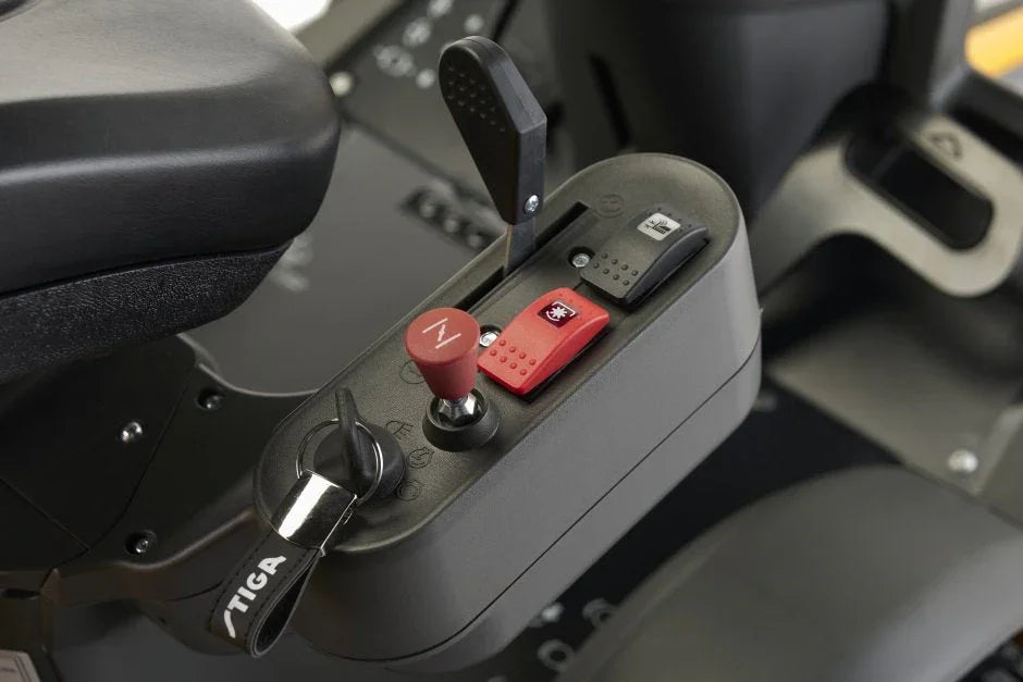 Stiga Frontmäher Park 500 WX Allradantrieb - Grundgerät ohne Mähwerk