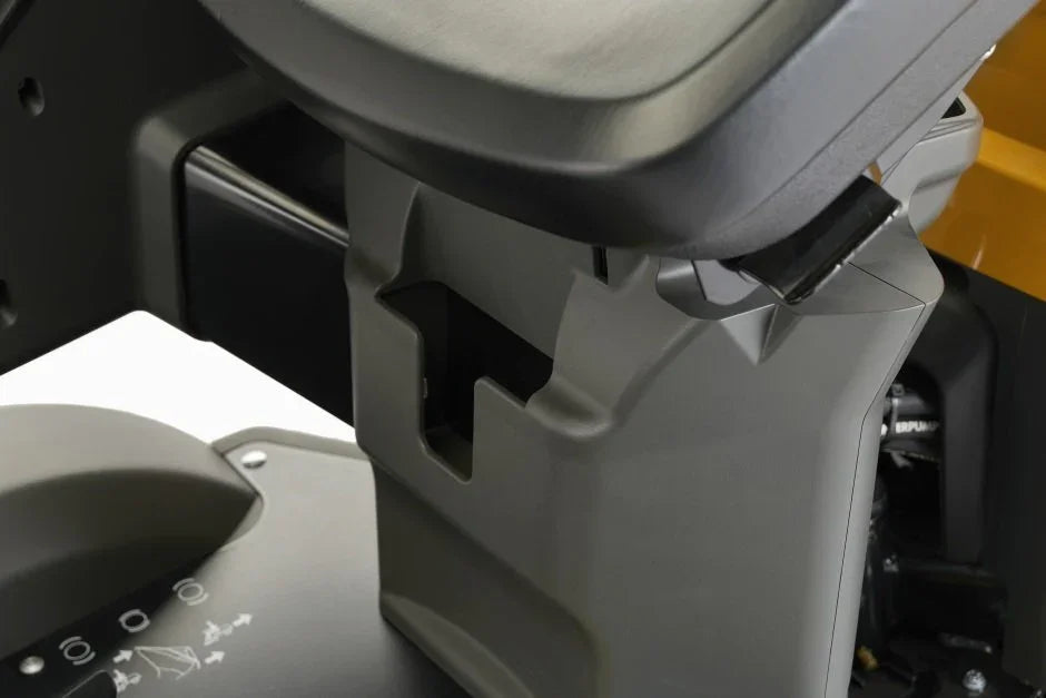 Stiga Frontmäher Park 700 W - ohne Mähdeck