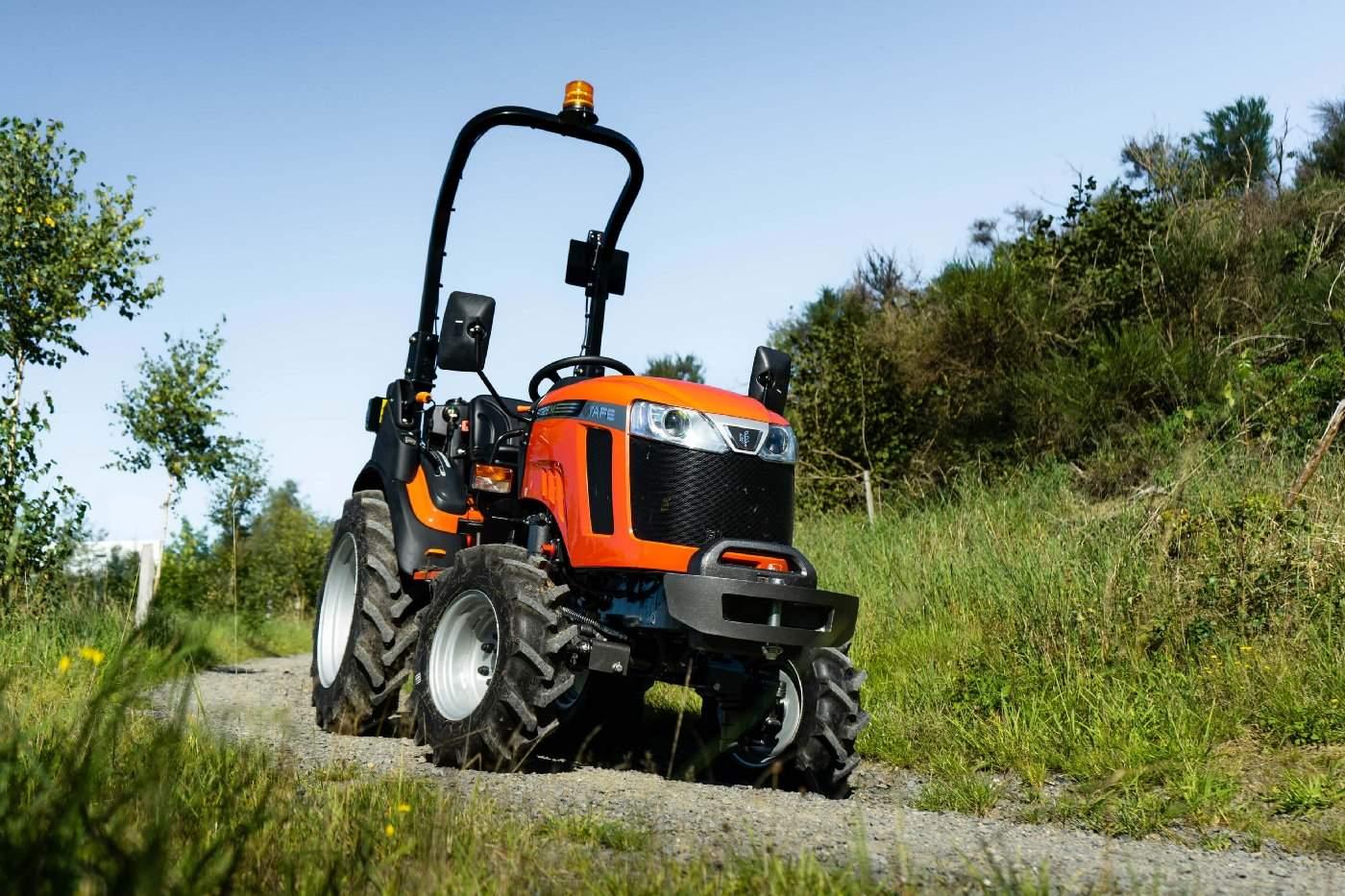 Tafe Allrad-Universalschlepper 6028H Grundmaschine ohne Bereifung