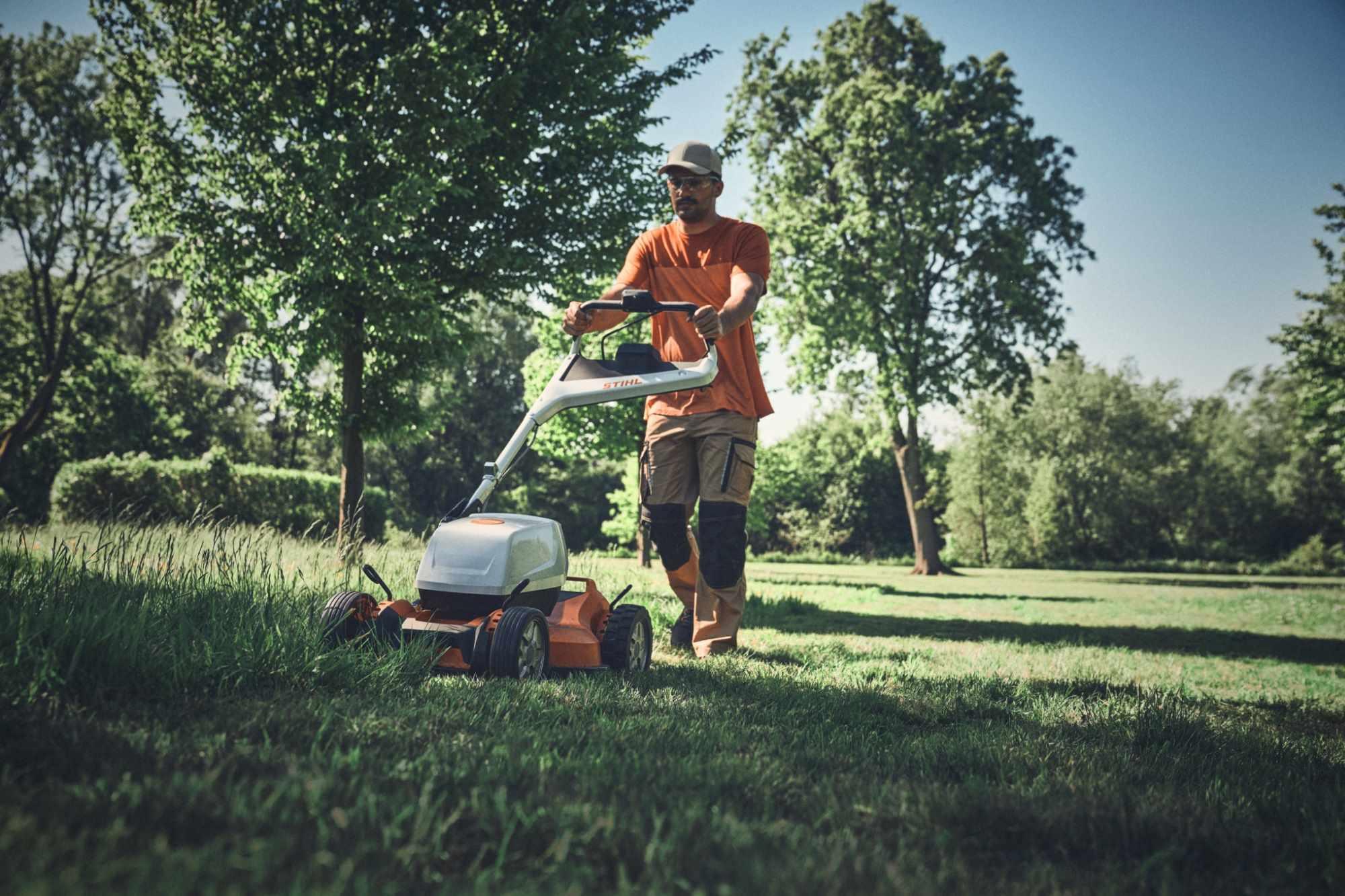 STIHL Akku-Rasenmäher RMA 7 RV ohne Akku und Ladegerät